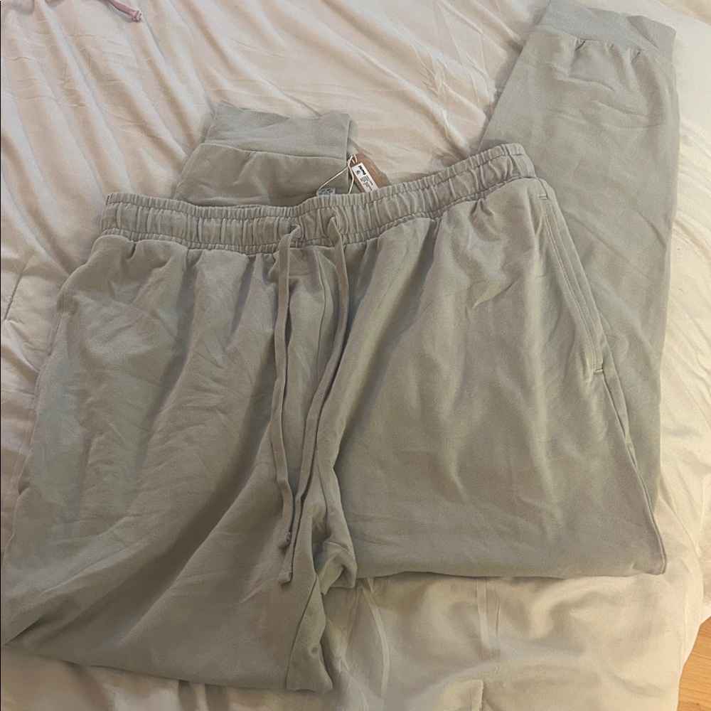 SKIMS Light Gray Jersey Lounge Jogger Pants- Men's - Picture 3 of 14